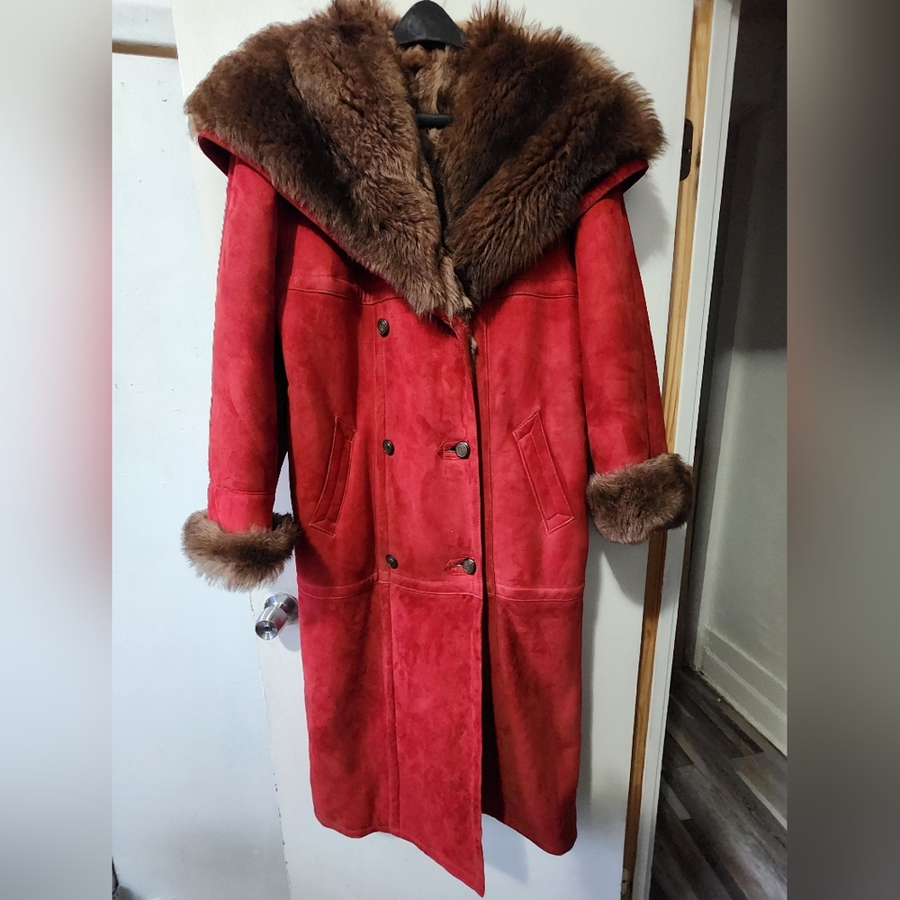 Red Shearling Wool Women's Coat sz: S (bust 37), length 53", Shoulder Length 23"